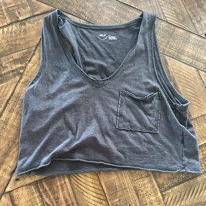 ⭐️NEVER WORN Aerie Breezy Linen V-Neck Pocket Tank Top!! 🤍Size small